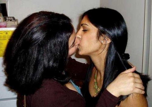 Kiss Xxx Porn - The hottest Indian Kissing Photo Collection