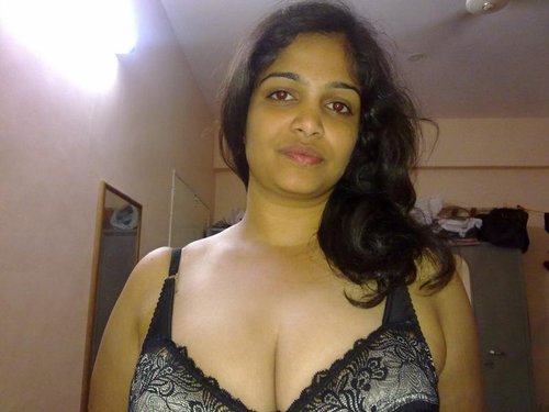 [Image: sexy-tamil-vhabi-ke-hot-bra-photo-collection.jpg]