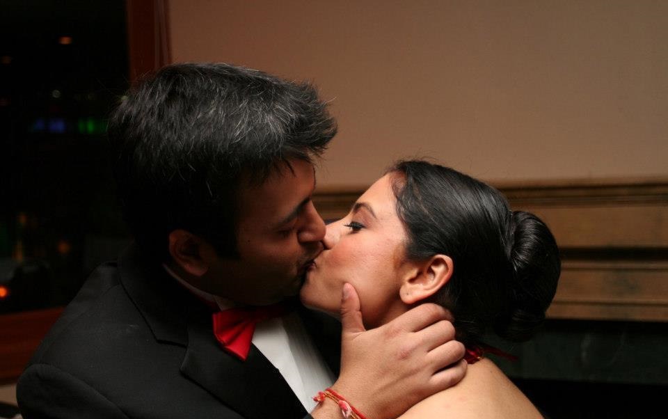 Sexy French Indian - Indian Couple Hot Kissing Photos