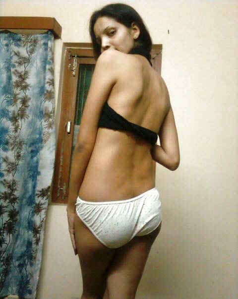 Desi Teen Skinny - Desi Indian College Slim Girls Naked Pics