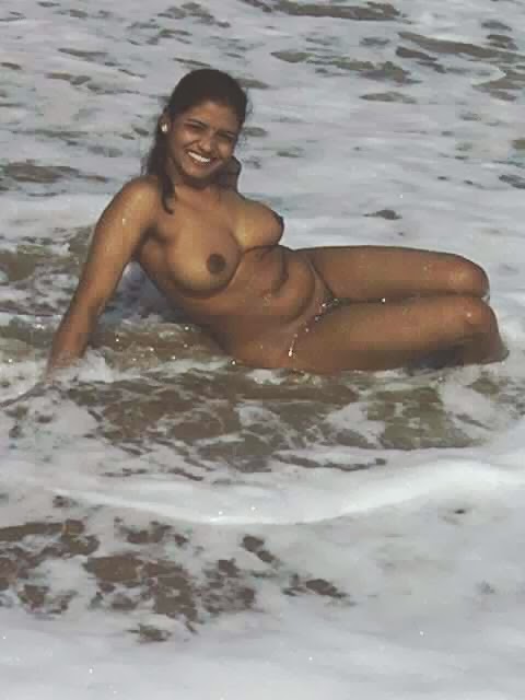Desi Indian Girls Housewife Outdoor Naked Xxx Photos