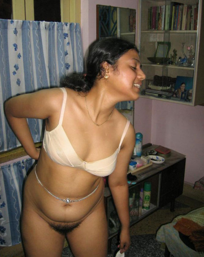 Desi Girl Porn Bilog Com - Very cute desi girl naked - Porn pic