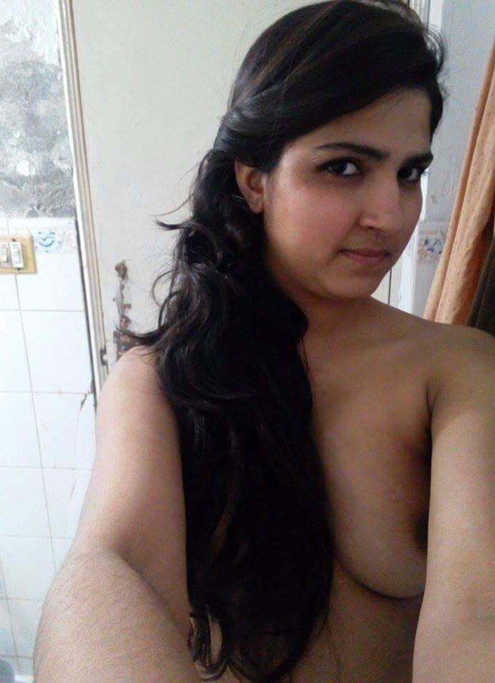 Gorgeous Desi Teens Leaked Strip Tease Explicit Porn Pics