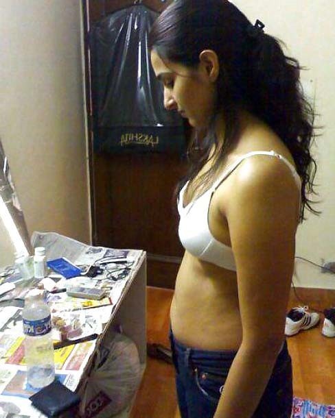 Pretty Indian Tits - Indian College Girls New Leaked Nude Pics