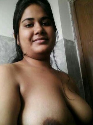 Curvy Indian Girls Huge Tits - Desi Amateur Bhabhi Boobs Leaked Pics