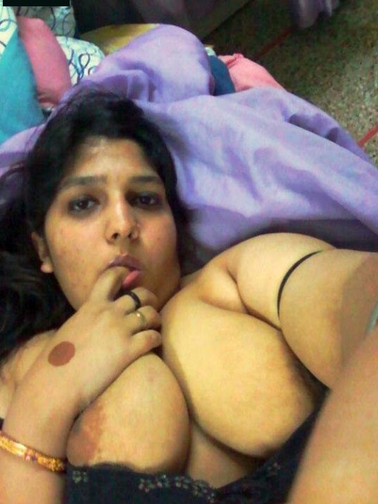 Naked Wife From India - Desi Indian Hosewife New Naked Leaked Pics